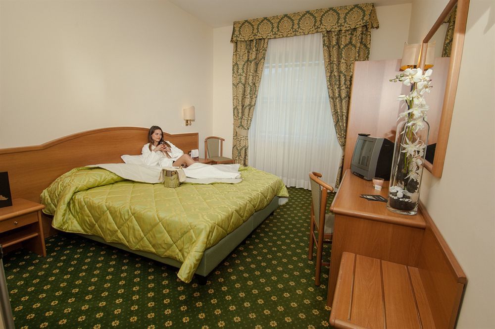 Complesso Termale Vescine Hotel Кастелфорте Екстериор снимка